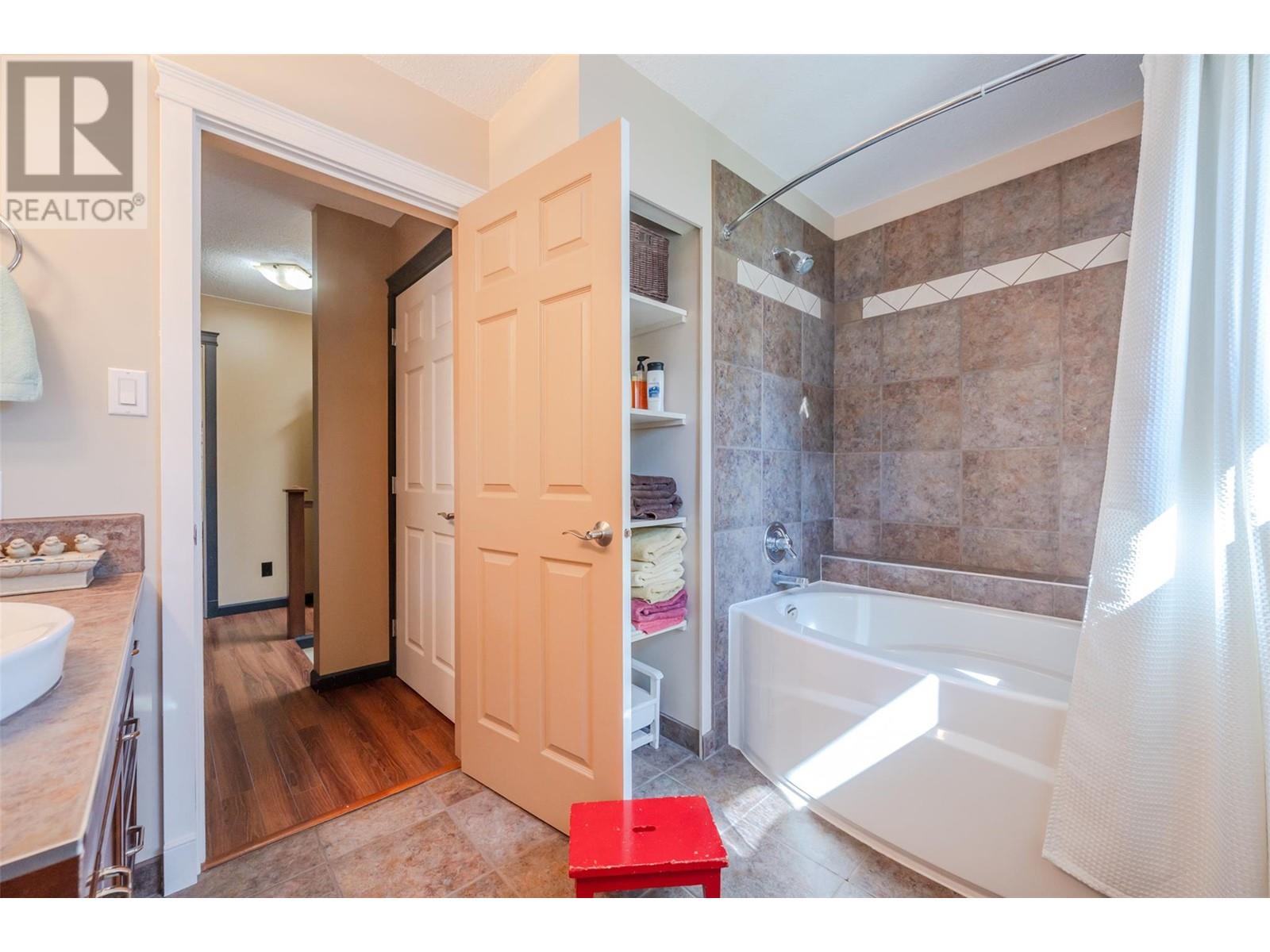 10112 Beavis Place, Summerland, British Columbia  V0H 1Z2 - Photo 32 - 10340162