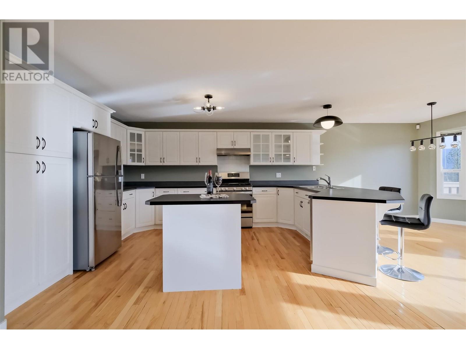 1893 Sandstone Drive, Penticton, British Columbia  V2A 8Y6 - Photo 26 - 10339755