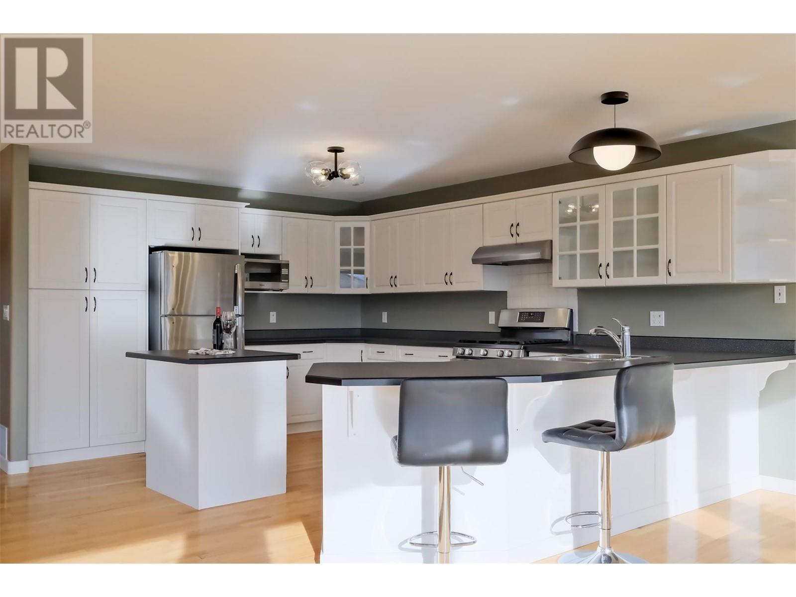 1893 Sandstone Drive, Penticton, British Columbia  V2A 8Y6 - Photo 30 - 10339755