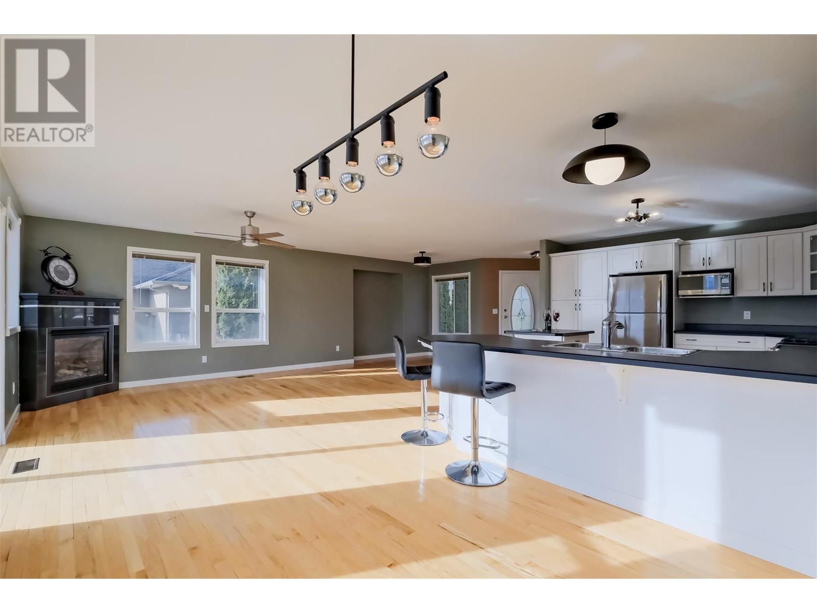 1893 Sandstone Drive, Penticton, British Columbia  V2A 8Y6 - Photo 34 - 10339755
