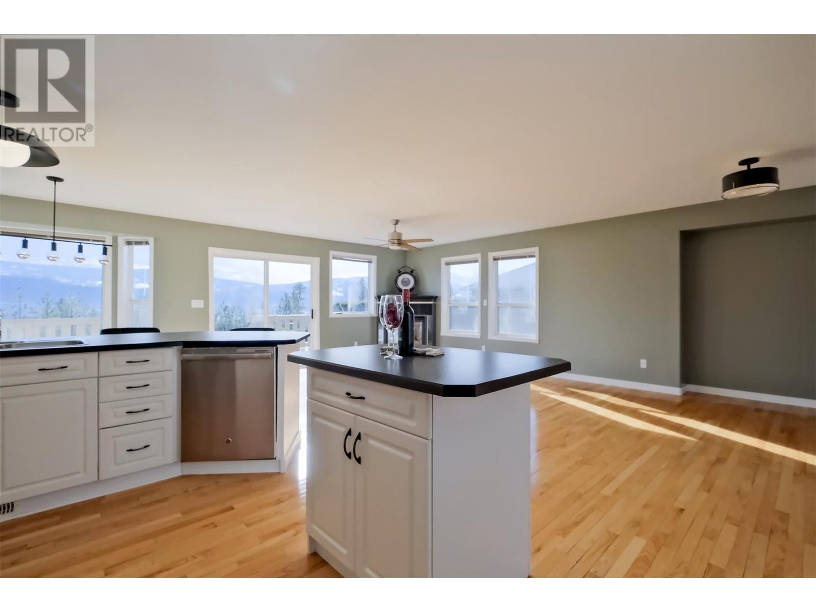 1893 Sandstone Drive, Penticton, British Columbia  V2A 8Y6 - Photo 38 - 10339755