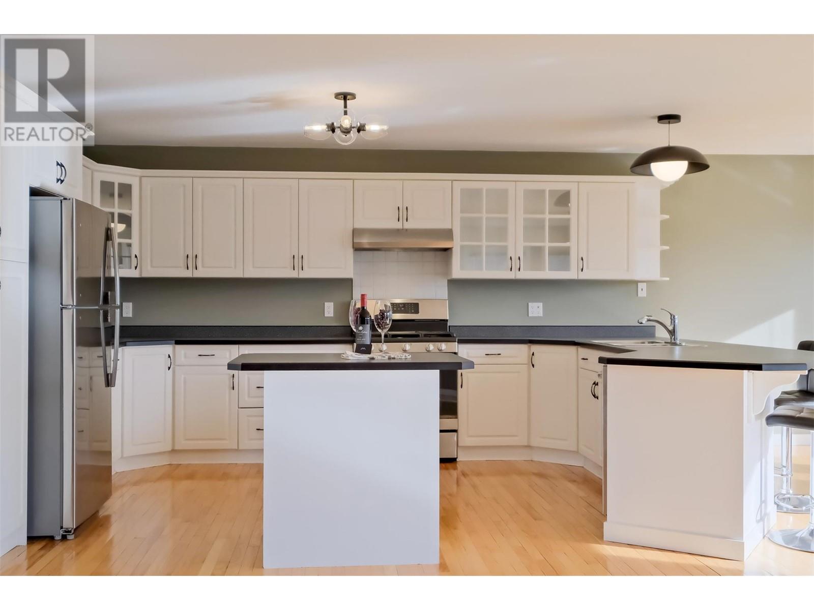 1893 Sandstone Drive, Penticton, British Columbia  V2A 8Y6 - Photo 42 - 10339755