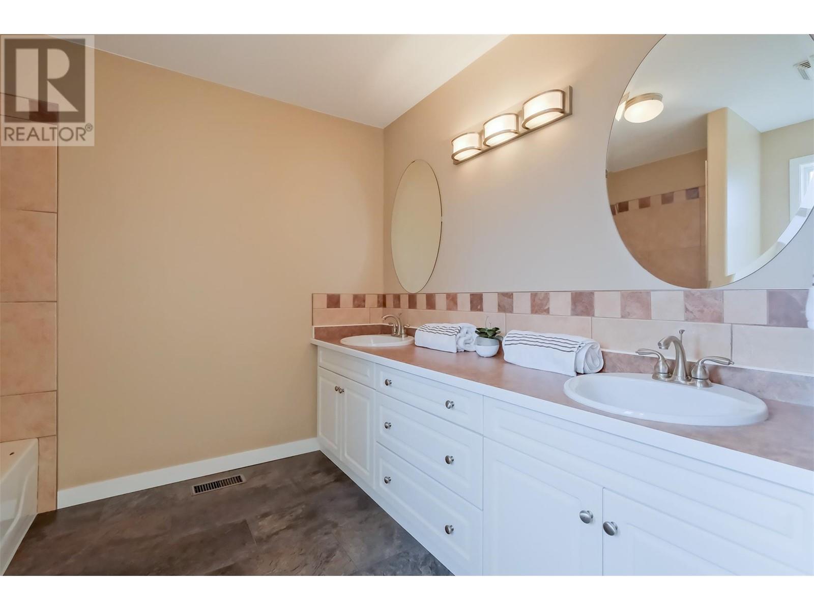 1893 Sandstone Drive, Penticton, British Columbia  V2A 8Y6 - Photo 64 - 10339755