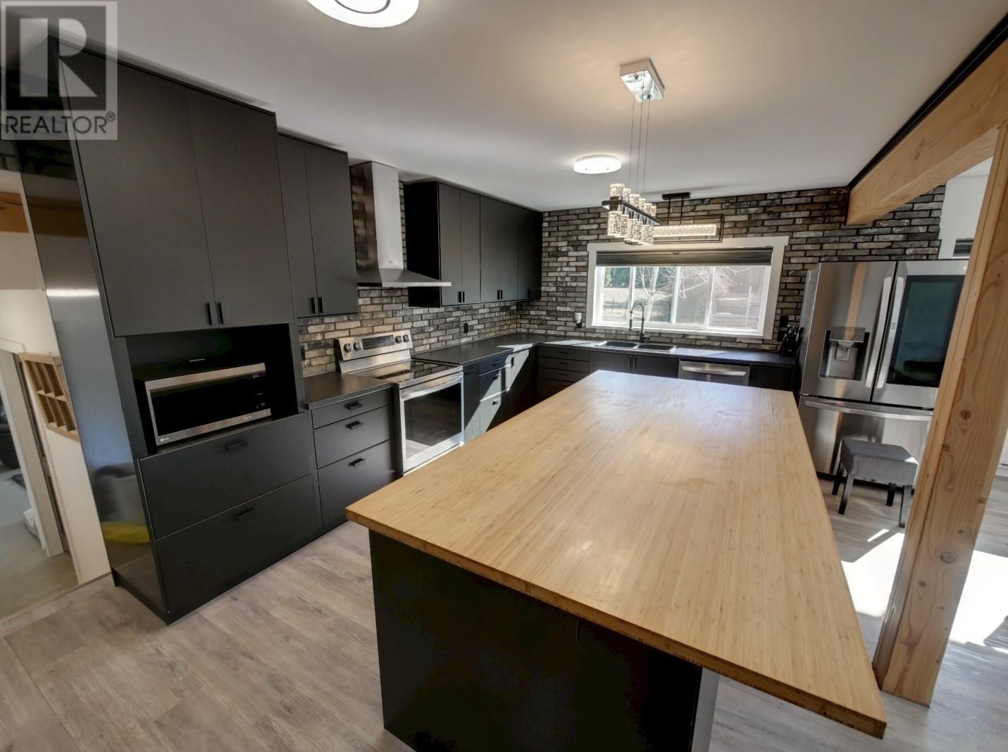 117 Lakeview Park Road, Burton, British Columbia  V0G 1R0 - Photo 2 - 10339526