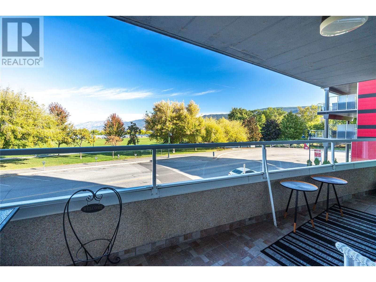 86 Lakeshore Drive Unit# 202, Penticton, British Columbia  V2A 1B5 - Photo 1 - 10340067