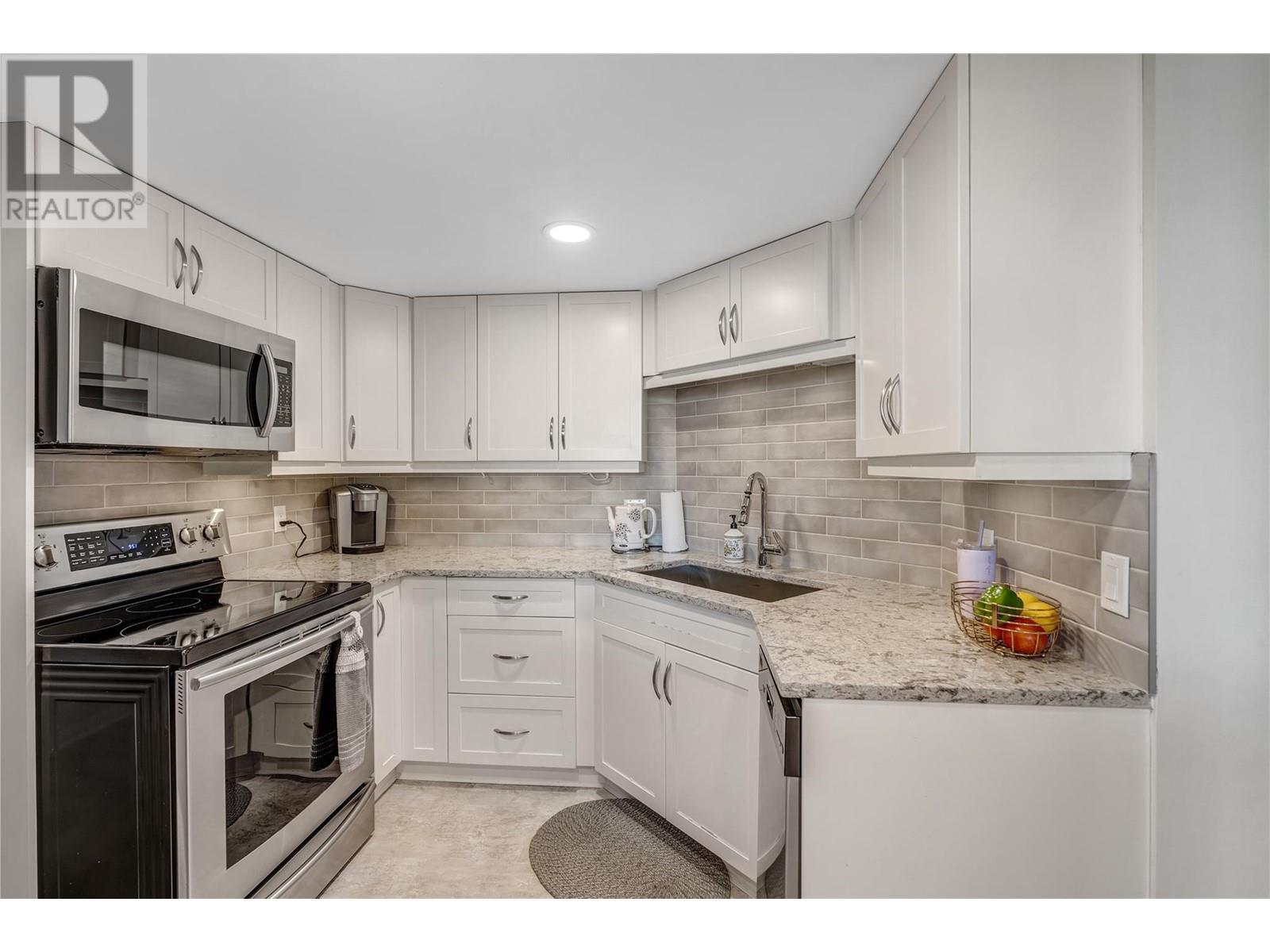 86 Lakeshore Drive Unit# 202, Penticton, British Columbia  V2A 1B5 - Photo 10 - 10340067