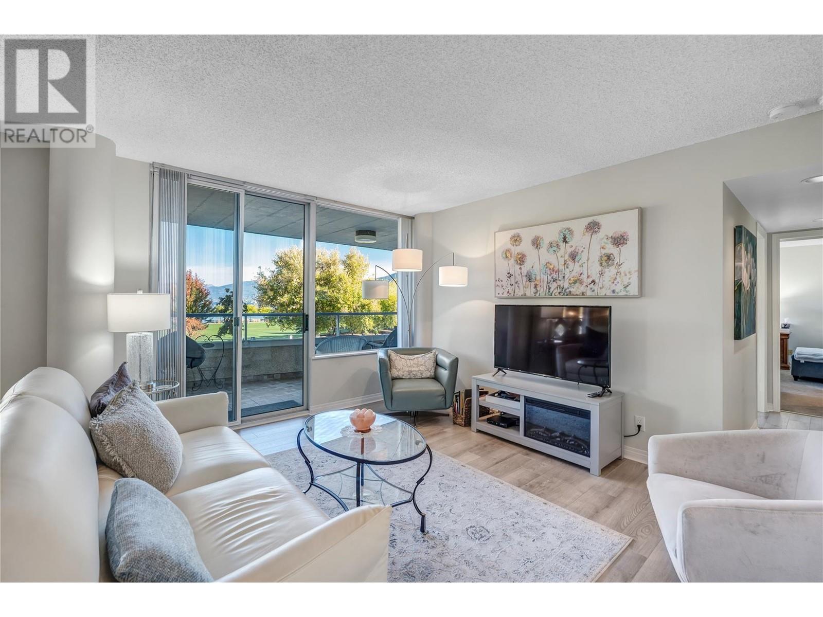 86 Lakeshore Drive Unit# 202, Penticton, British Columbia  V2A 1B5 - Photo 2 - 10340067