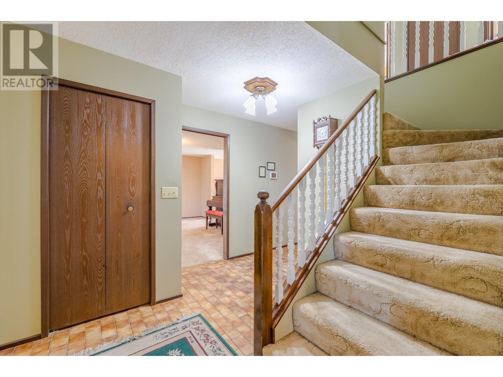 172 Westview Drive, Penticton, British Columbia  V2A 7R2 - Photo 5 - 10339267