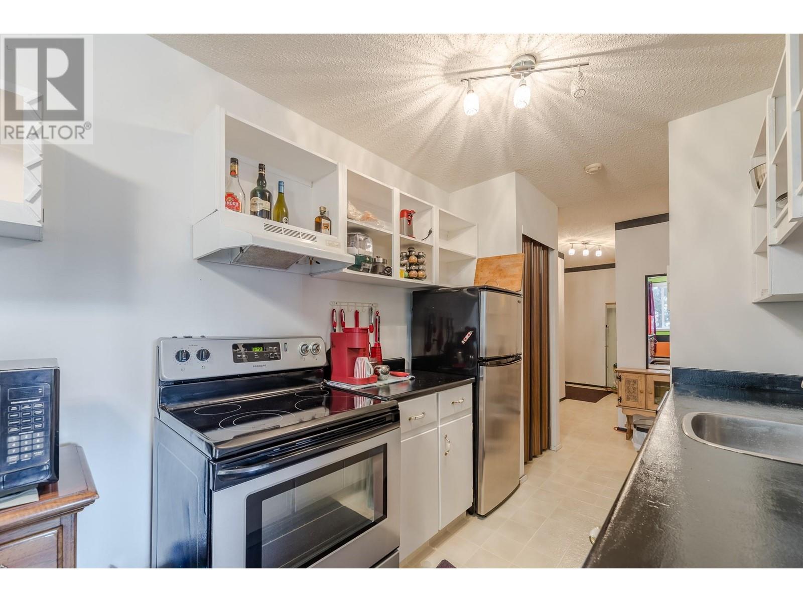 803 Fairview Road Unit# 205, Penticton, British Columbia  V2A 5Y7 - Photo 10 - 10340247