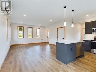 555 Earle Crescent, Oliver, British Columbia  V0H 1T0 - Photo 3 - 10340303