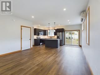 555 Earle Crescent, Oliver, British Columbia  V0H 1T0 - Photo 4 - 10340303