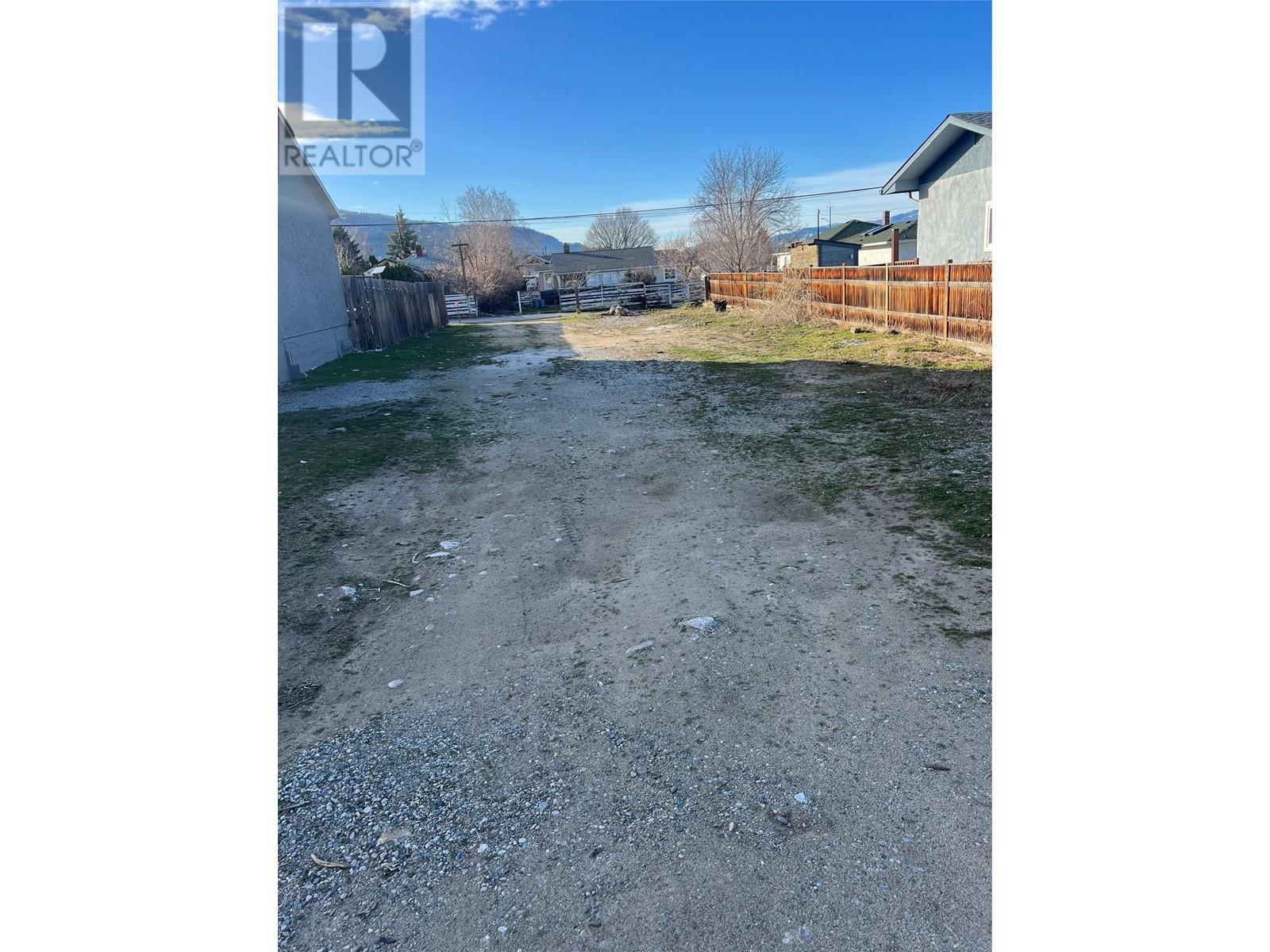 424 Bennett Avenue, Penticton, British Columbia  V2A 2P6 - Photo 4 - 10338553