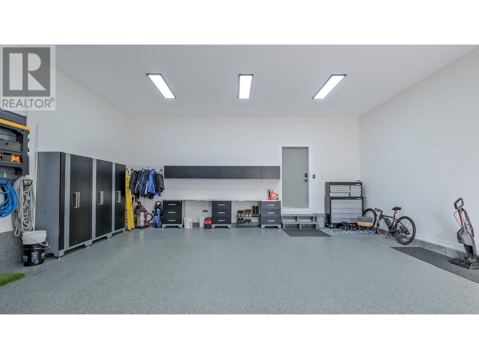 182 Avery Place, Penticton, British Columbia  V2A 0B4 - Photo 5 - 10340514
