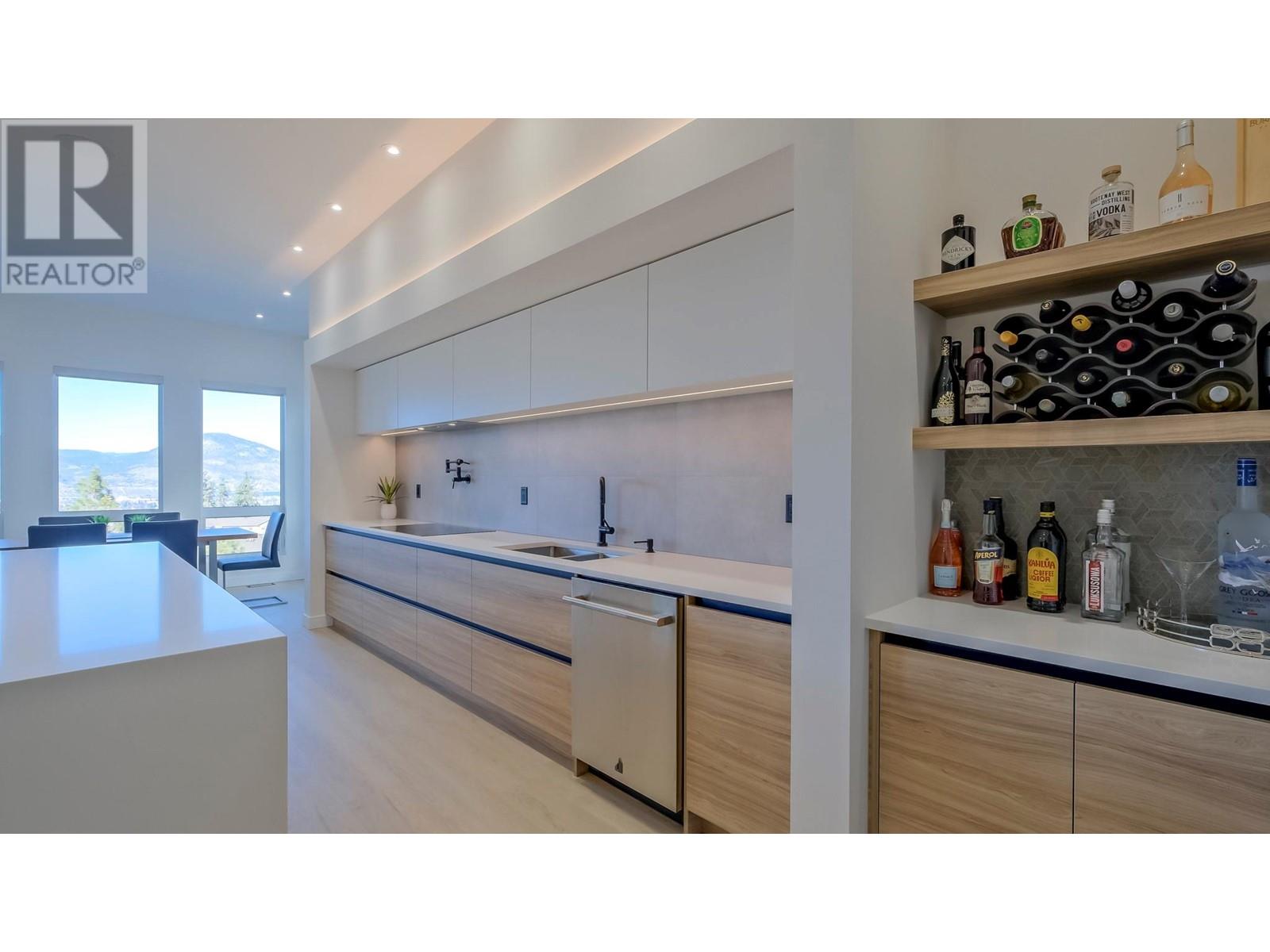 182 Avery Place, Penticton, British Columbia  V2A 0B4 - Photo 9 - 10340514