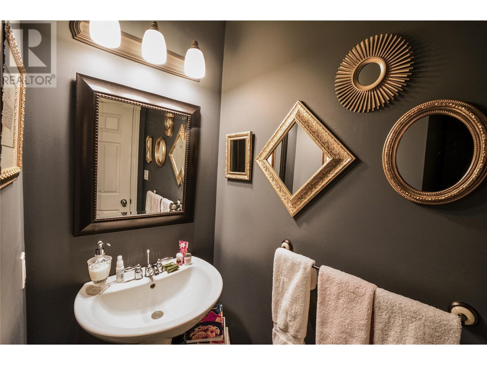 2852 Juniper Drive, Penticton, British Columbia  V2A 9B4 - Photo 5 - 10340490