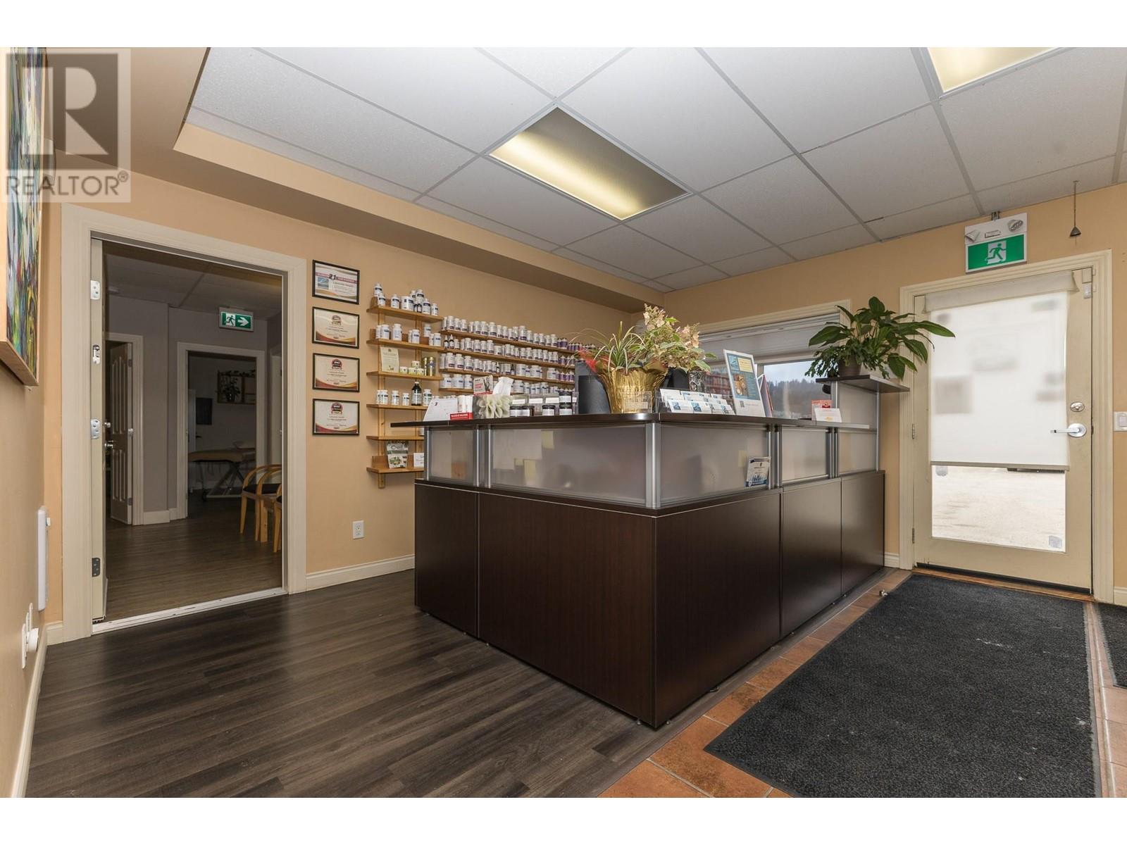 140 Harbourfront Drive Ne Unit# 2 Lot# 2, Salmon Arm, British Columbia  V1E 2T3 - Photo 4 - 10339498