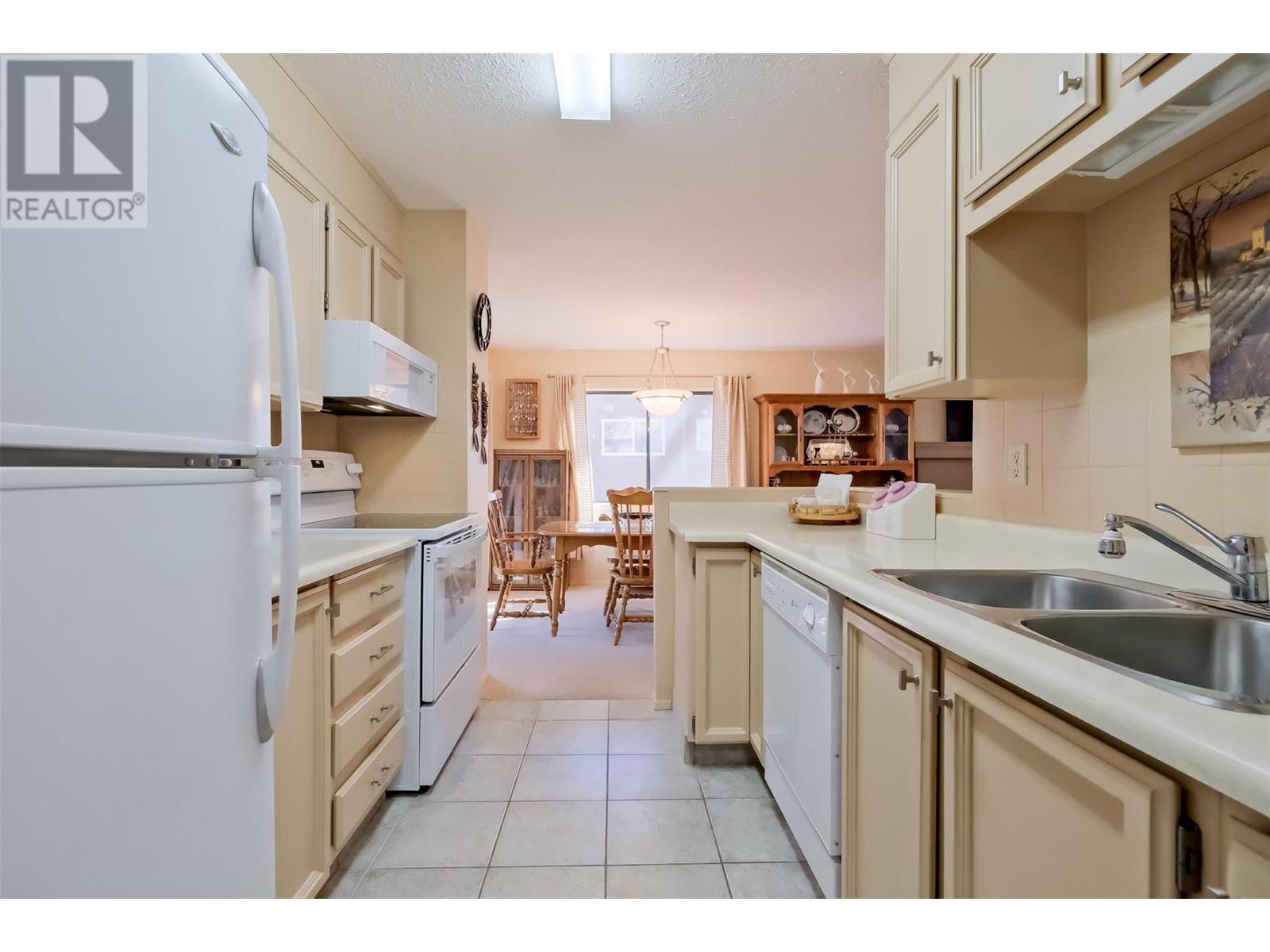 740 Winnipeg Street Unit# 205, Penticton, British Columbia  V2A 5N3 - Photo 3 - 10340522