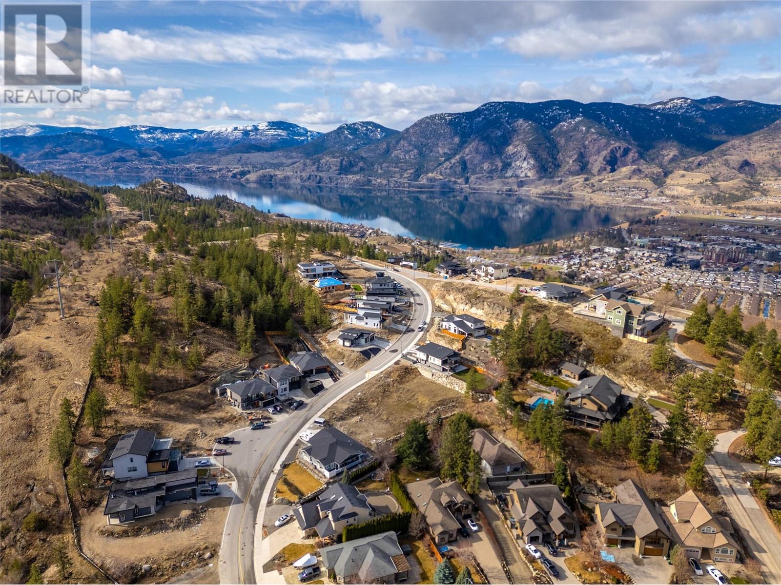 3247 Evergreen Drive, Penticton, British Columbia  V2A 0H9 - Photo 2 - 10340317