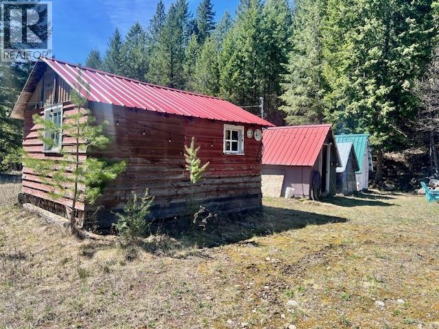 6914 95 Highway, Kingsgate, British Columbia  V0B 1V1 - Photo 12 - 10340397