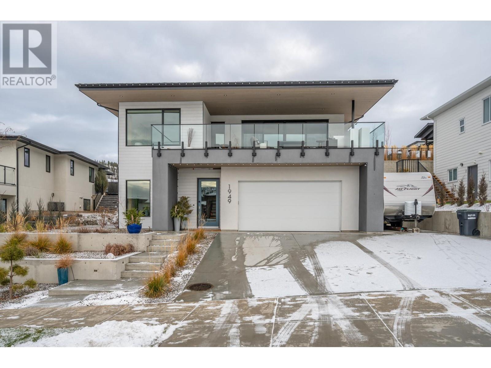 1949 Harris Drive, Penticton, British Columbia  V2A 0C8 - Photo 2 - 10340533