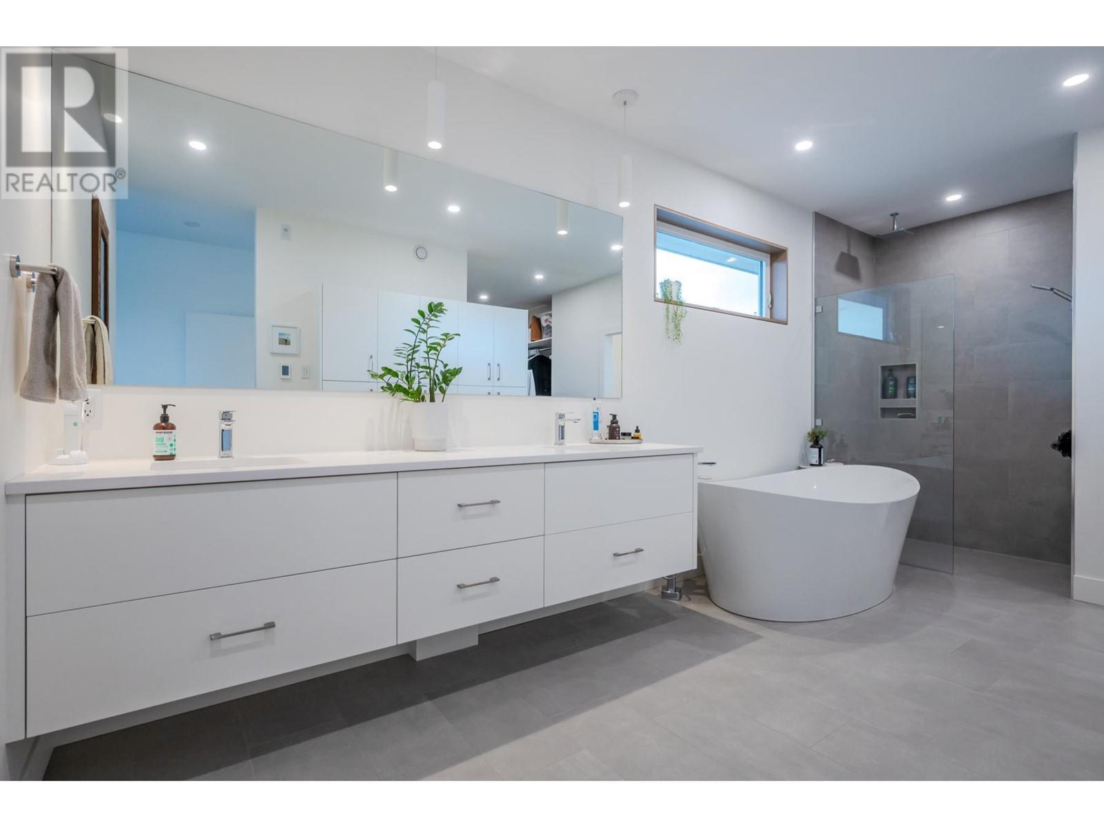 1949 Harris Drive, Penticton, British Columbia  V2A 0C8 - Photo 42 - 10340533