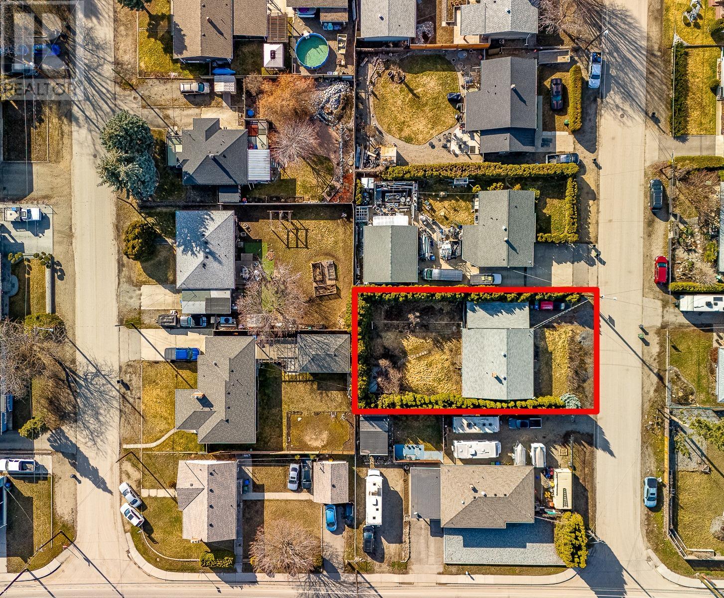 525 Mcdonald Road, Kelowna, British Columbia  V1X 3H3 - Photo 1 - 10340213