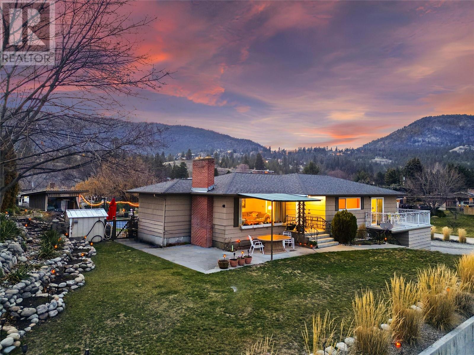903 Newton Drive, Penticton, British Columbia  V2A 8Z4 - Photo 1 - 10340006