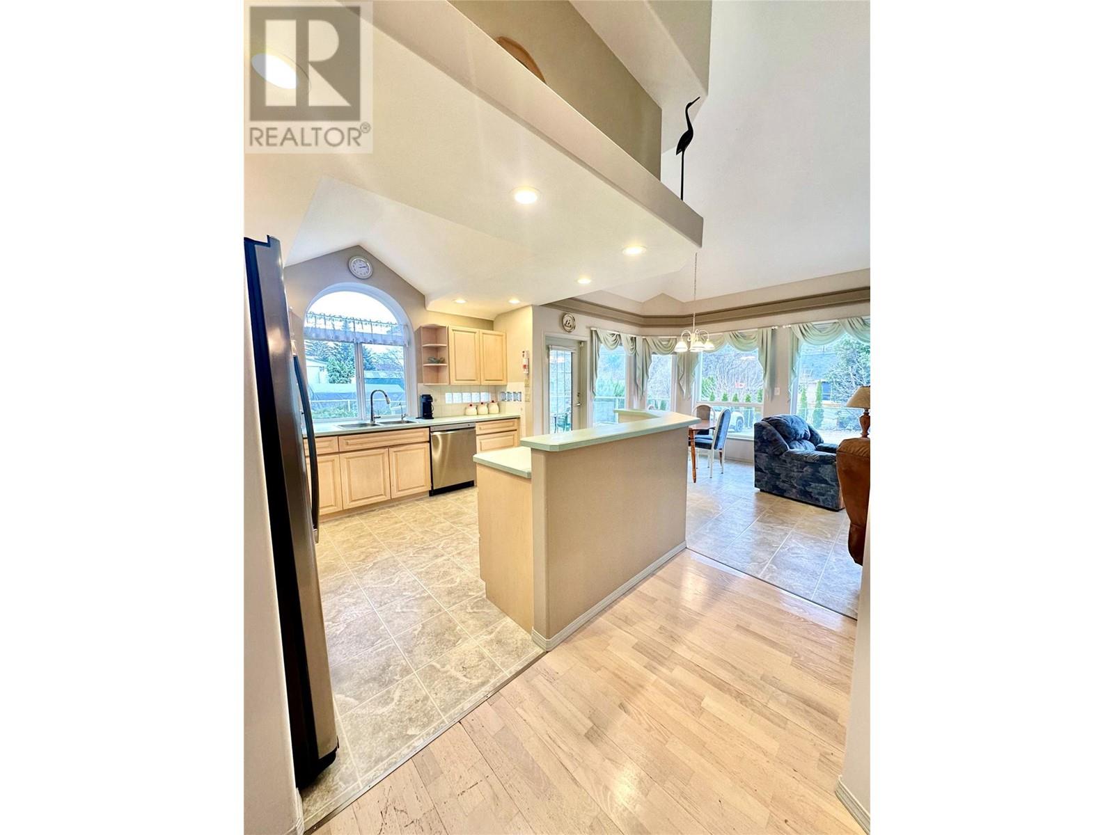 6448 Tucelnuit Drive, Oliver, British Columbia  V0H 1T8 - Photo 14 - 10339920