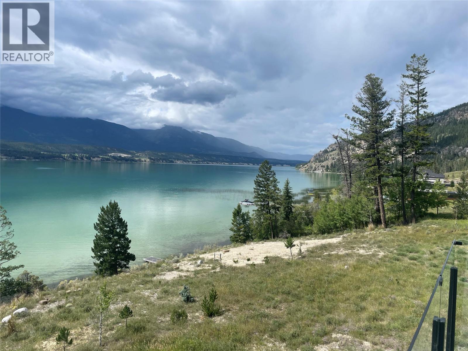 8785 Grainger Road, Canal Flats, British Columbia  V0B 1B0 - Photo 15 - 10340728