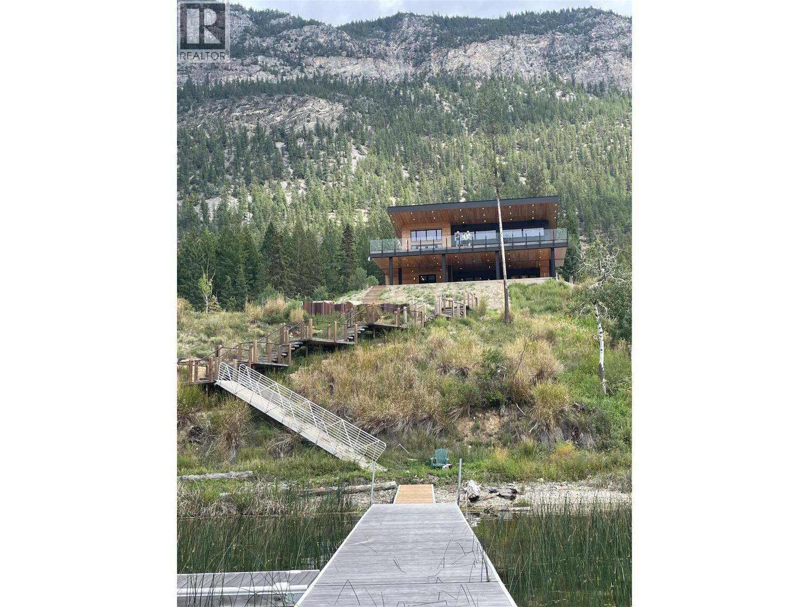 8785 Grainger Road, Canal Flats, British Columbia  V0B 1B0 - Photo 18 - 10340728