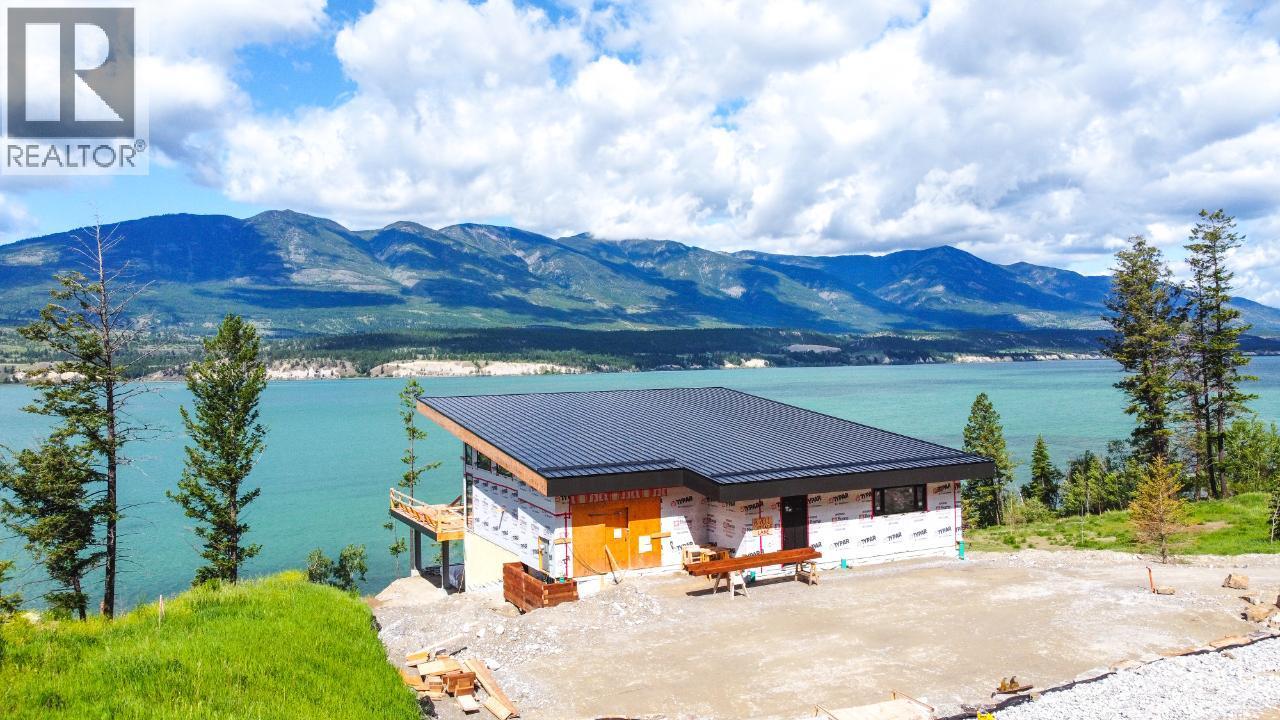 8785 Grainger Road, Canal Flats, British Columbia  V0B 1B0 - Photo 30 - 10340728