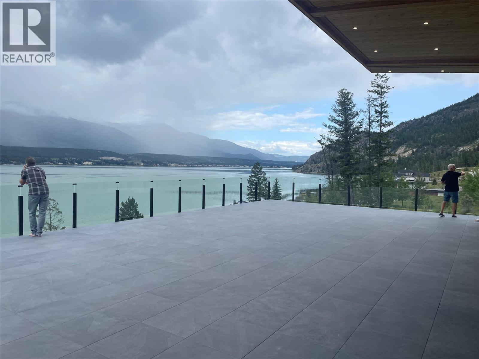 8692 Cottage Lane, Canal Flats, British Columbia  V0B 1B0 - Photo 18 - 10340731