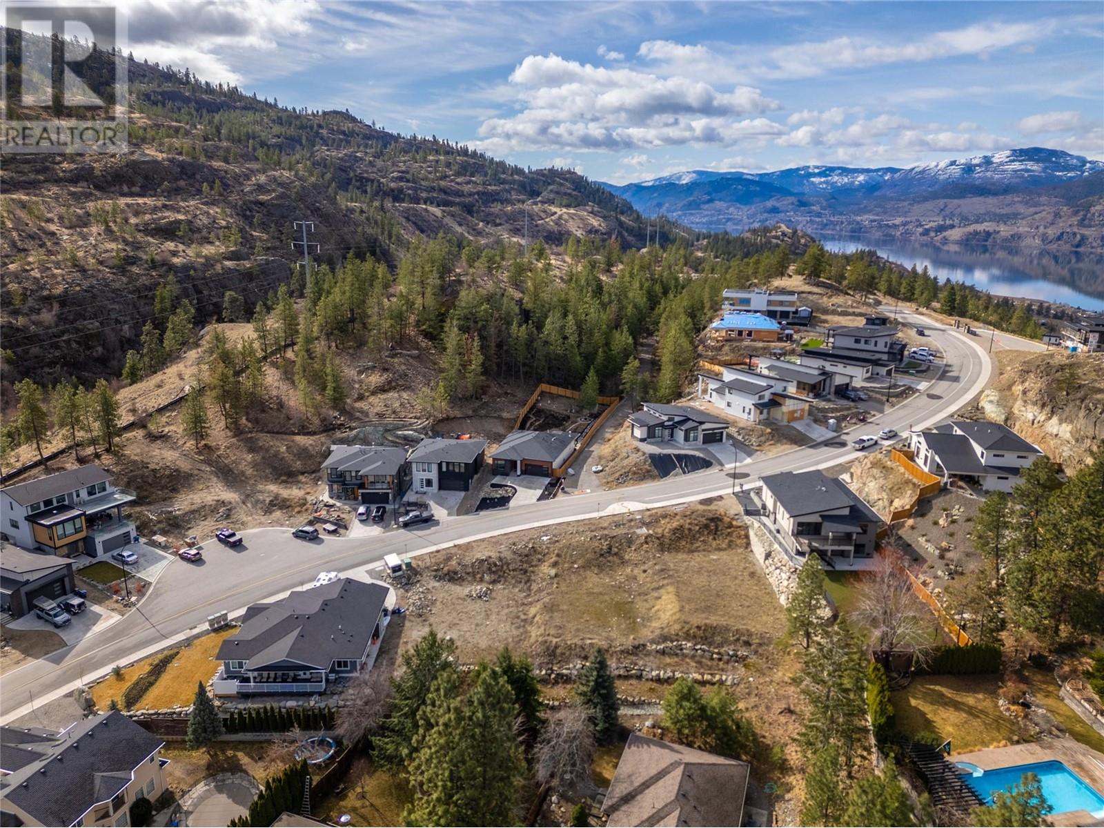 3255 Evergreen Drive, Penticton, British Columbia  V2A 0H9 - Photo 12 - 10340572