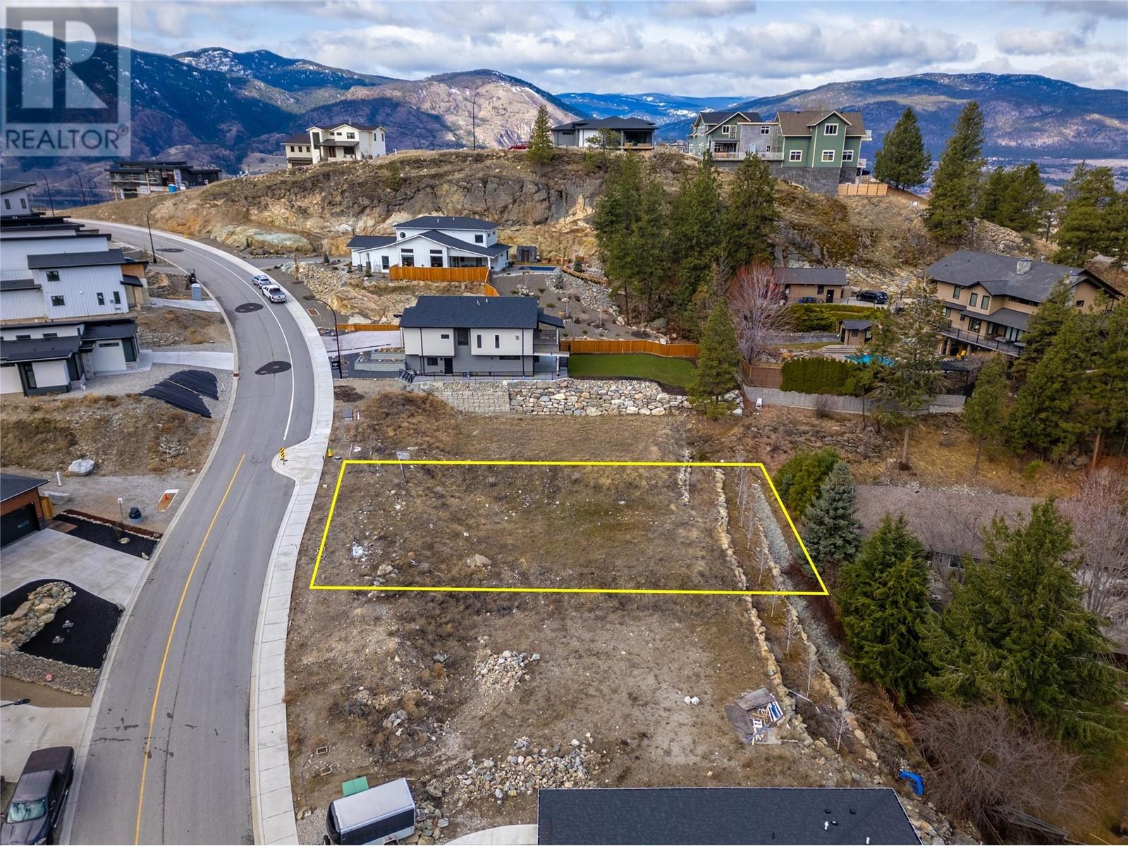 3255 Evergreen Drive, Penticton, British Columbia  V2A 0H9 - Photo 4 - 10340572