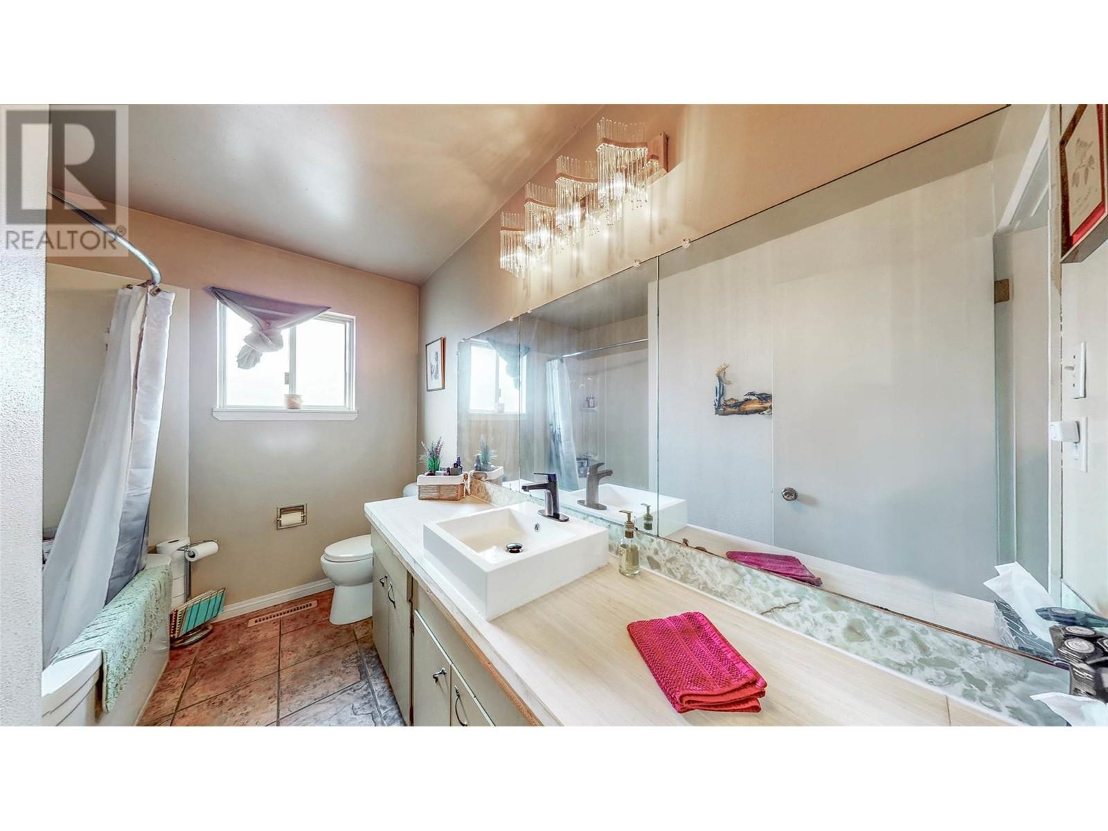 1202 91st Street, Osoyoos, British Columbia  V0H 1V1 - Photo 10 - 10340255