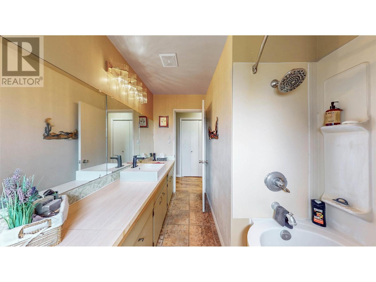 1202 91st Street, Osoyoos, British Columbia  V0H 1V1 - Photo 11 - 10340255