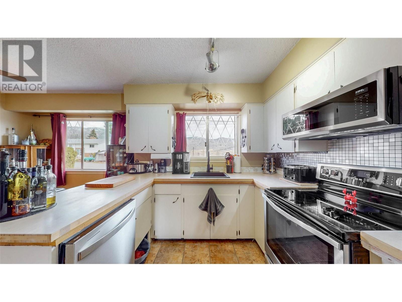 1202 91st Street, Osoyoos, British Columbia  V0H 1V1 - Photo 7 - 10340255