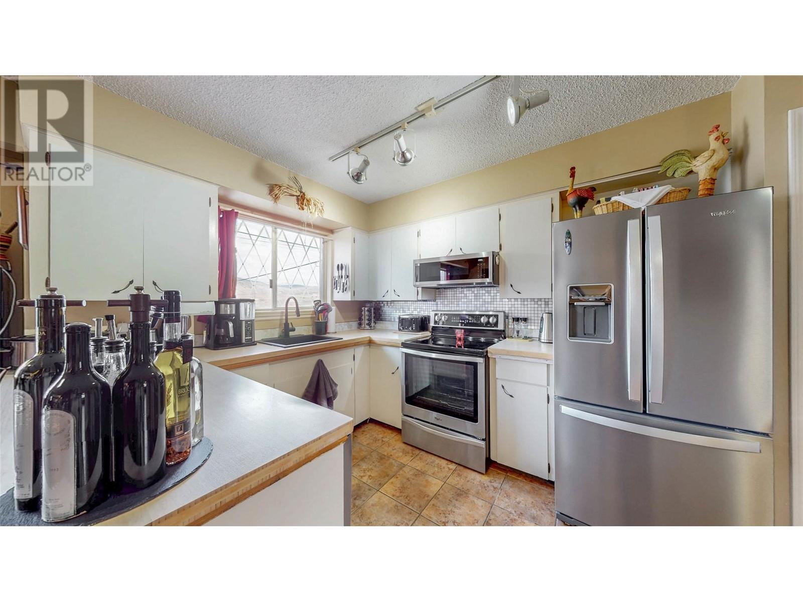 1202 91st Street, Osoyoos, British Columbia  V0H 1V1 - Photo 8 - 10340255