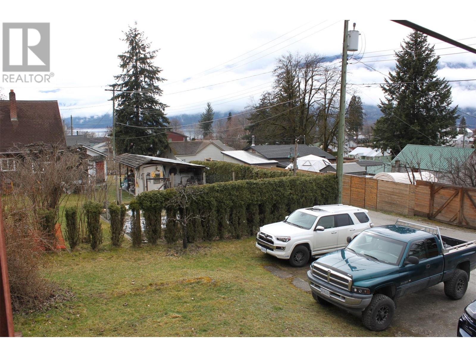 208 Nelson Avenue Unit# 1-4, Nakusp, British Columbia  V0G 1R0 - Photo 13 - 10341027