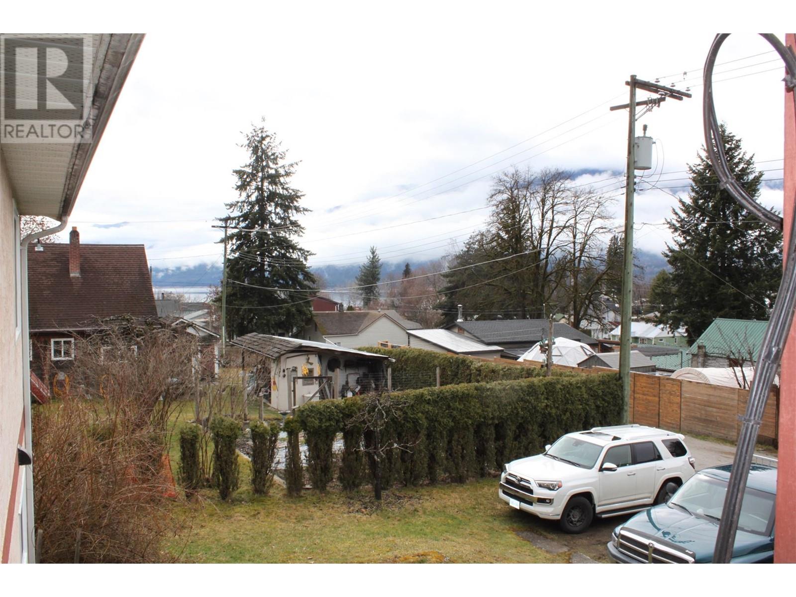 208 Nelson Avenue Unit# 1-4, Nakusp, British Columbia  V0G 1R0 - Photo 14 - 10341027