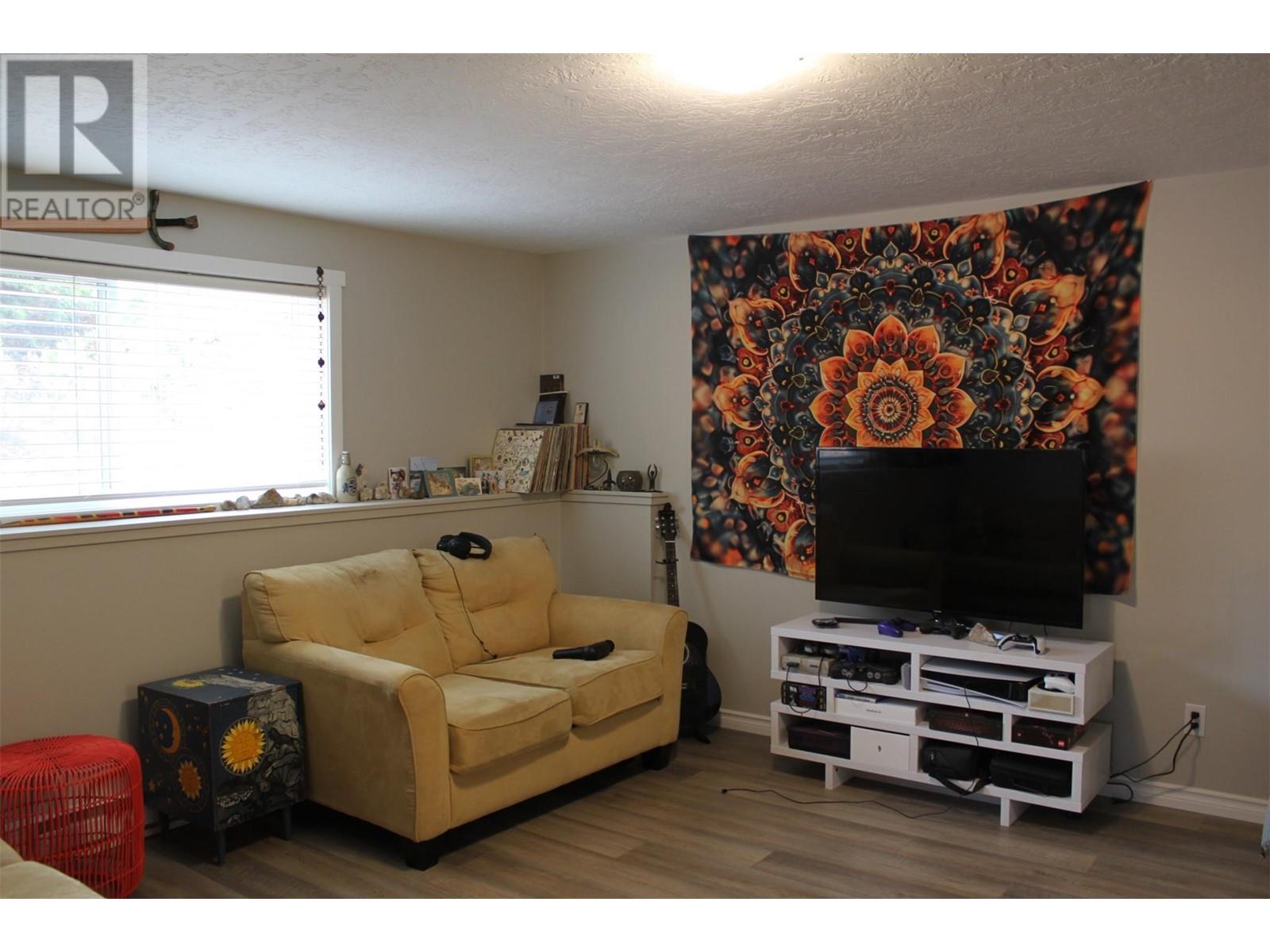 208 Nelson Avenue Unit# 1-4, Nakusp, British Columbia  V0G 1R0 - Photo 19 - 10341027