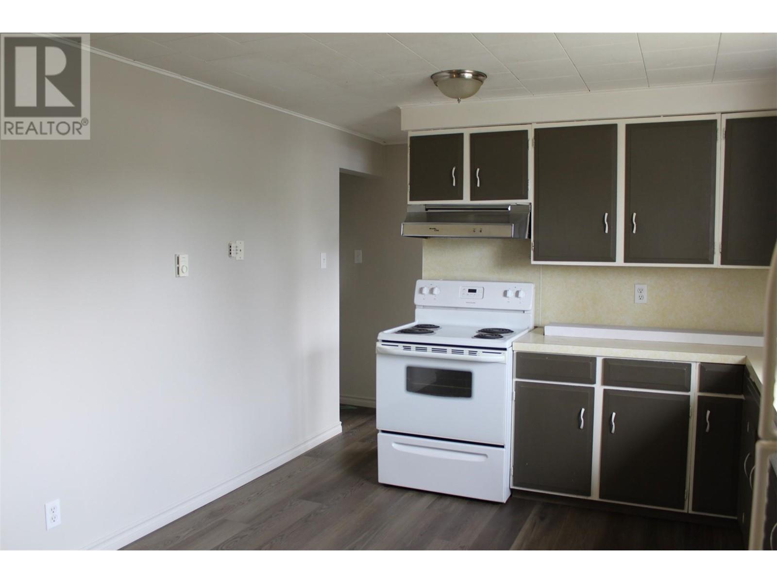 208 Nelson Avenue Unit# 1-4, Nakusp, British Columbia  V0G 1R0 - Photo 22 - 10341027