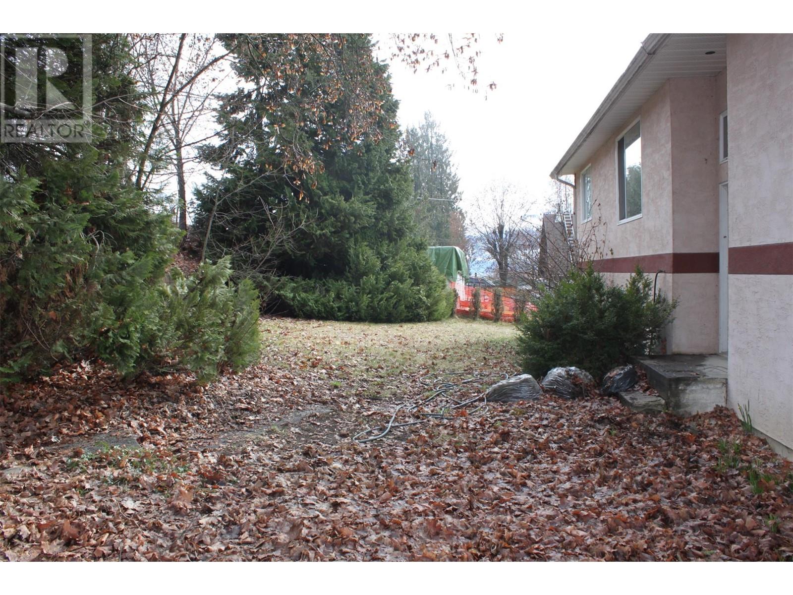 208 Nelson Avenue Unit# 1-4, Nakusp, British Columbia  V0G 1R0 - Photo 29 - 10341027