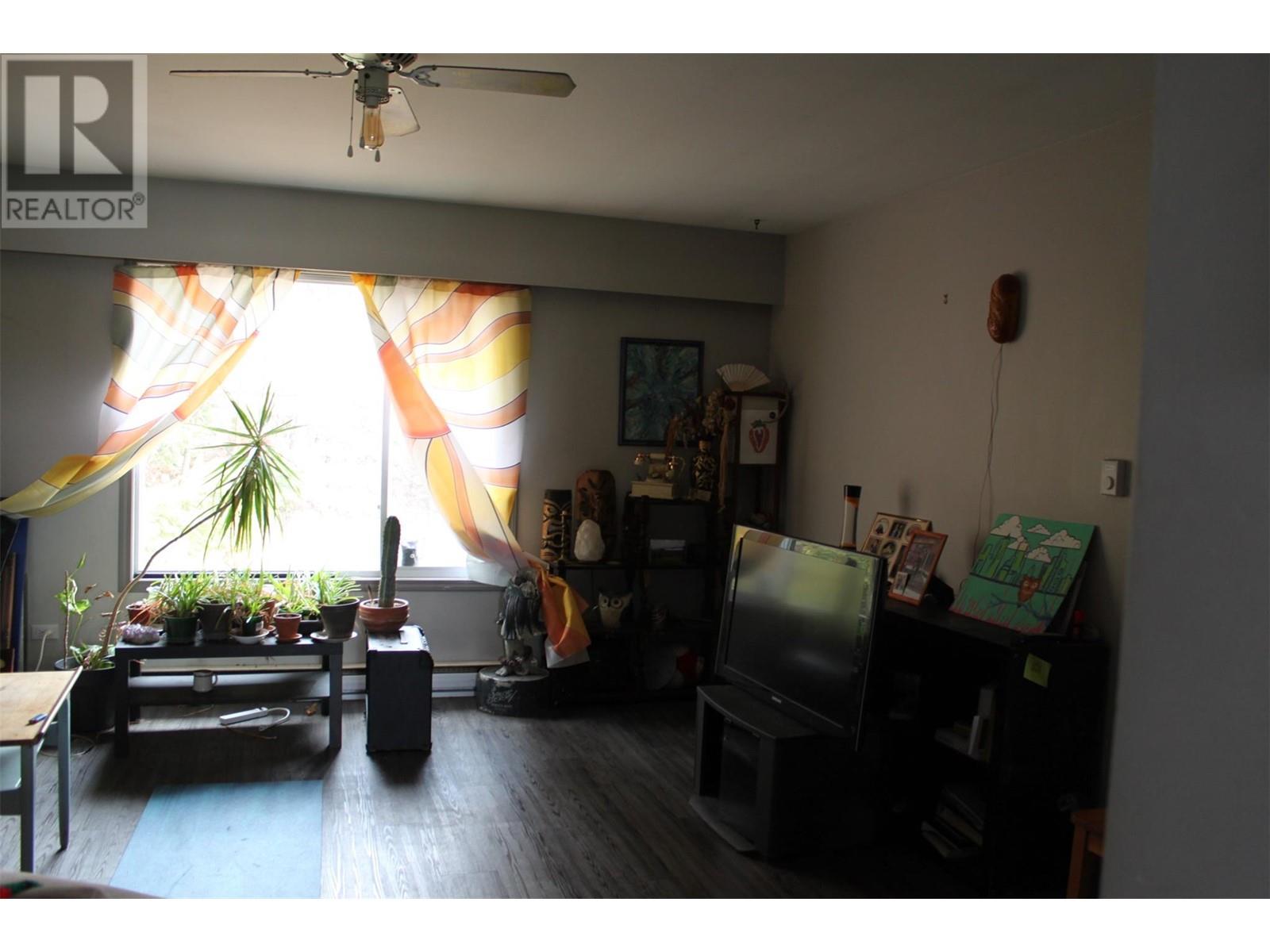 208 Nelson Avenue Unit# 1-4, Nakusp, British Columbia  V0G 1R0 - Photo 3 - 10341027