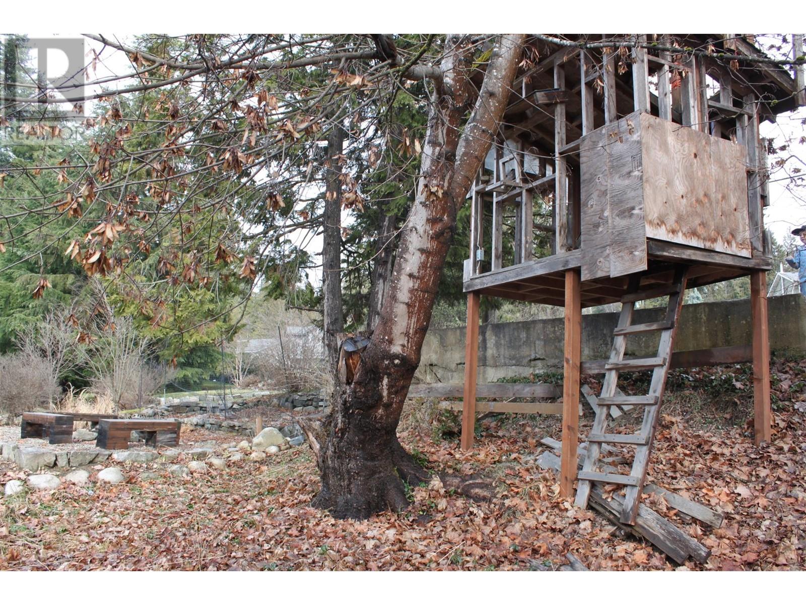 208 Nelson Avenue Unit# 1-4, Nakusp, British Columbia  V0G 1R0 - Photo 30 - 10341027