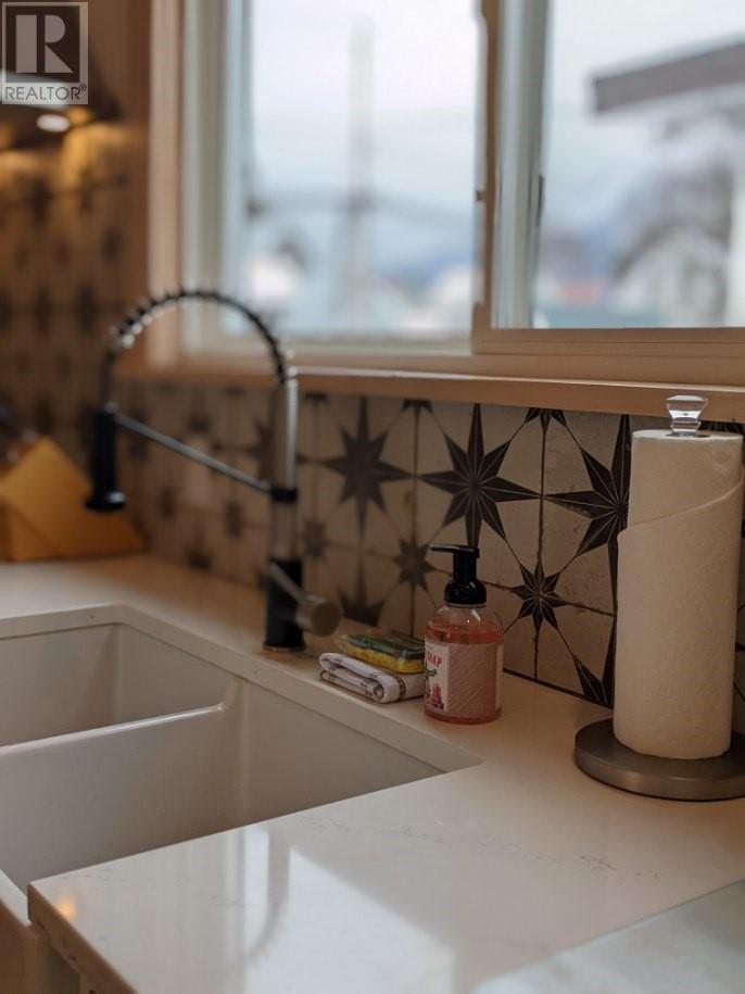 309 Third Street E, Revelstoke, British Columbia  V0E 2S0 - Photo 4 - 10338928