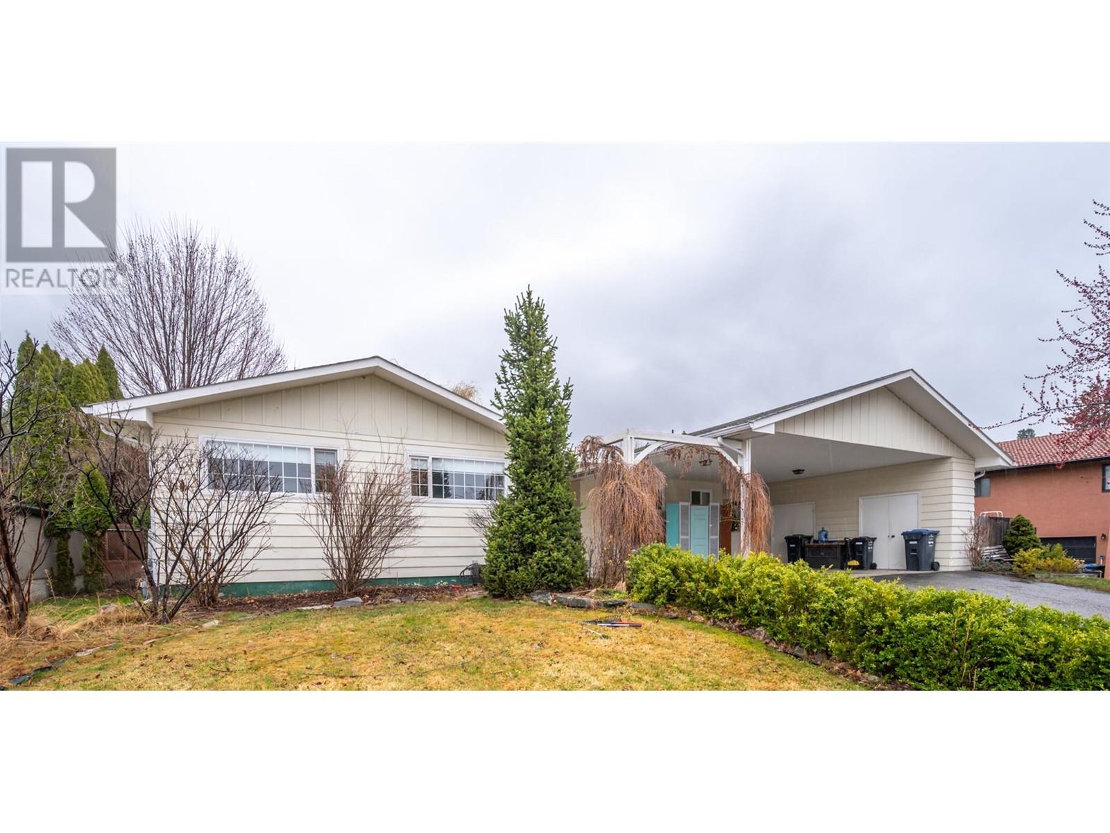 458 Alder Street, Penticton, British Columbia  V2A 6S6 - Photo 2 - 10341114