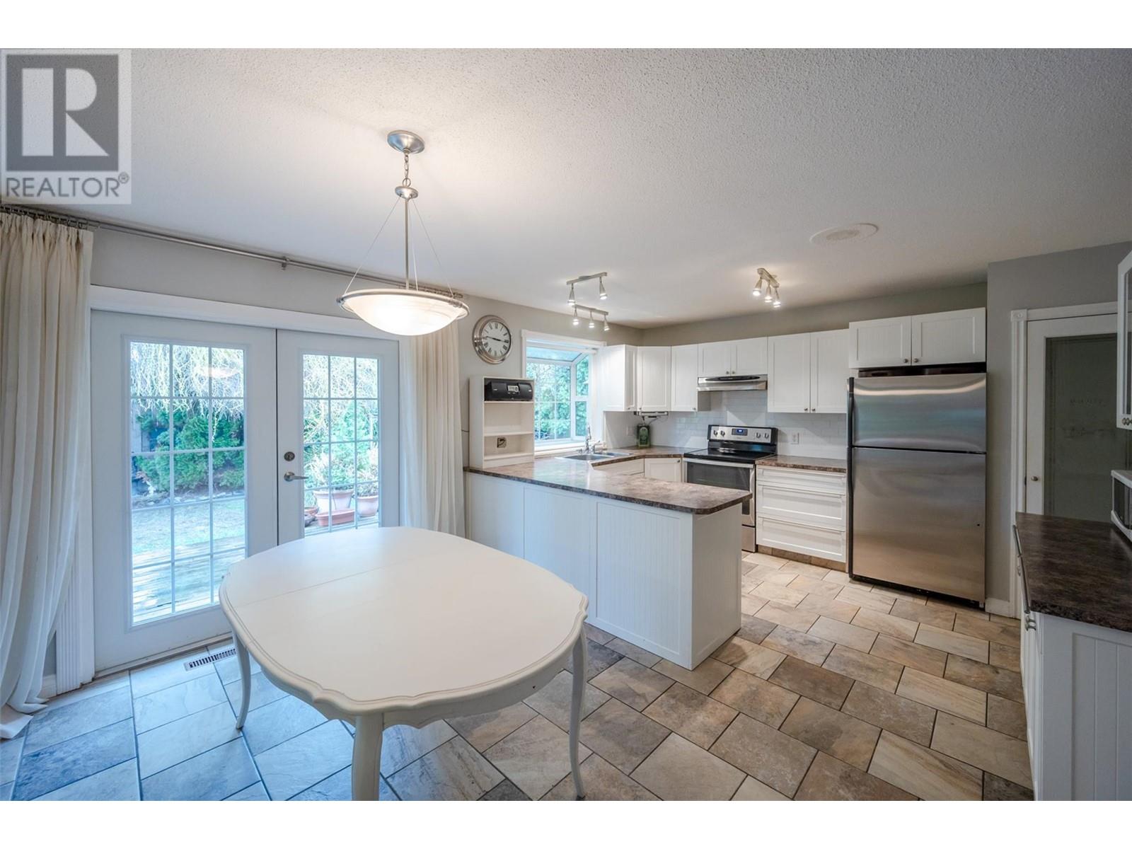 458 Alder Street, Penticton, British Columbia  V2A 6S6 - Photo 9 - 10341114