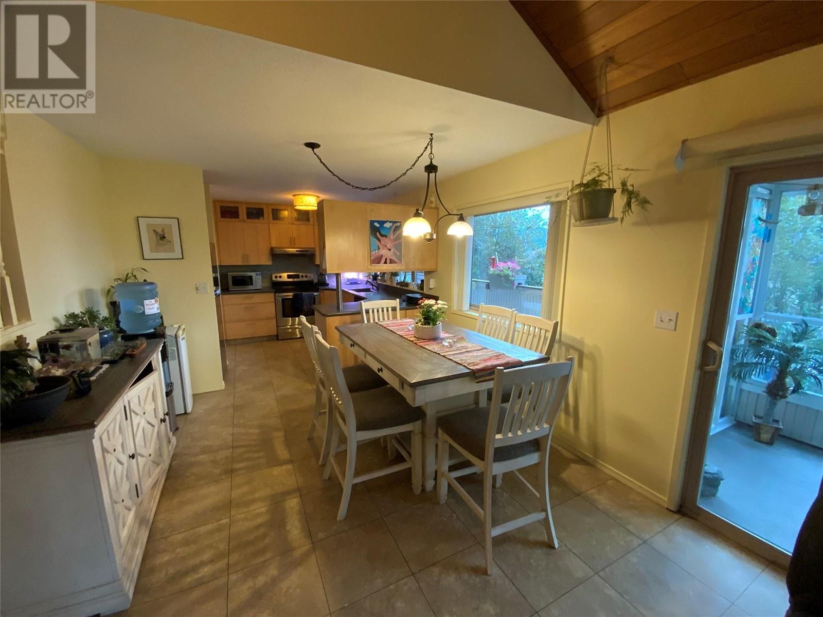 186 Dewdney Crescent, Penticton, British Columbia  V2A 7Z6 - Photo 5 - 10341188