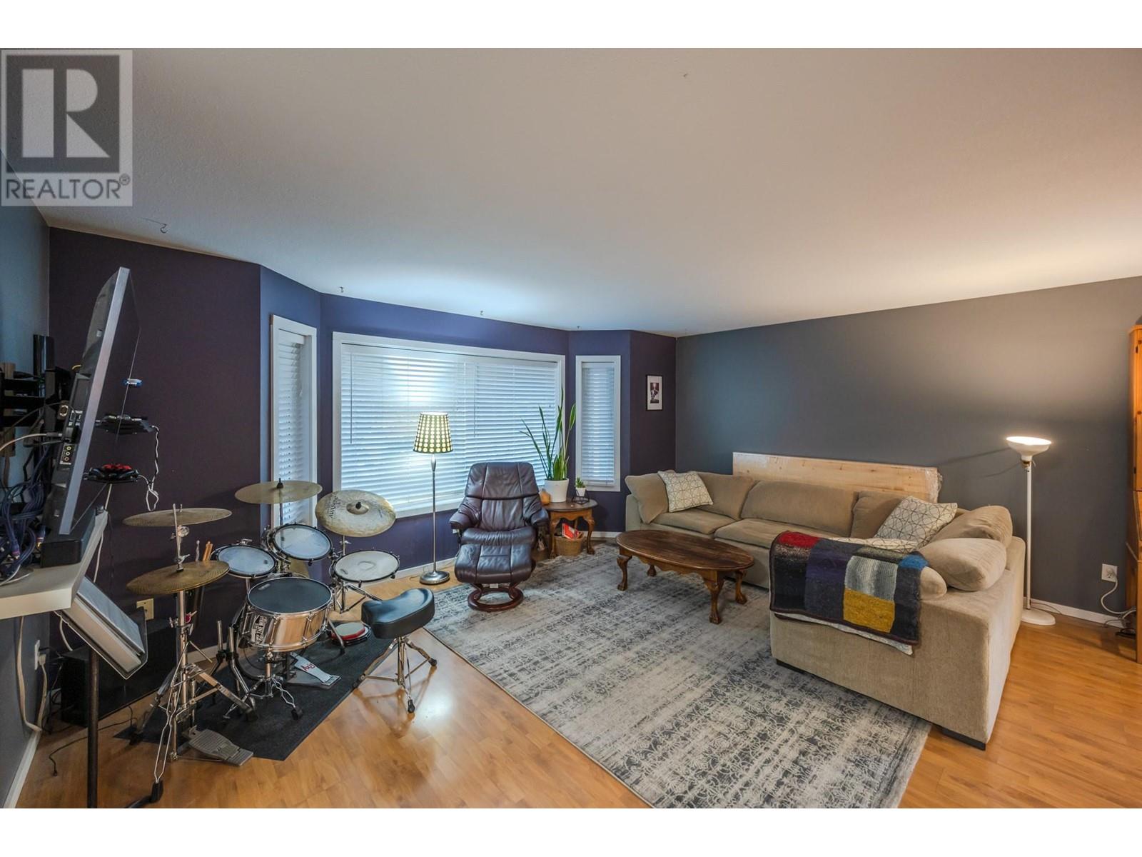 181 Wade Avenue W, Penticton, British Columbia  V2A 1T7 - Photo 2 - 10341196